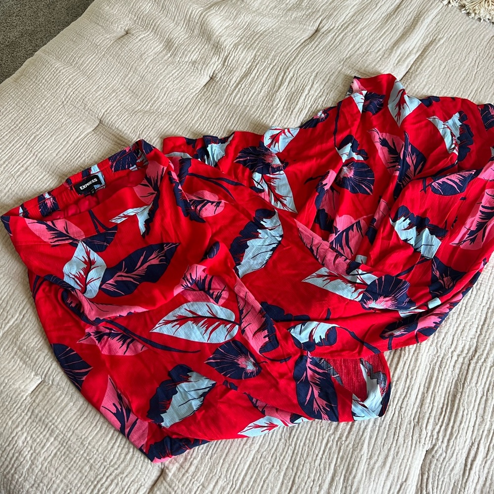 Express clothing. Perfect for summertime. Skirt with built in mini skirt liner.